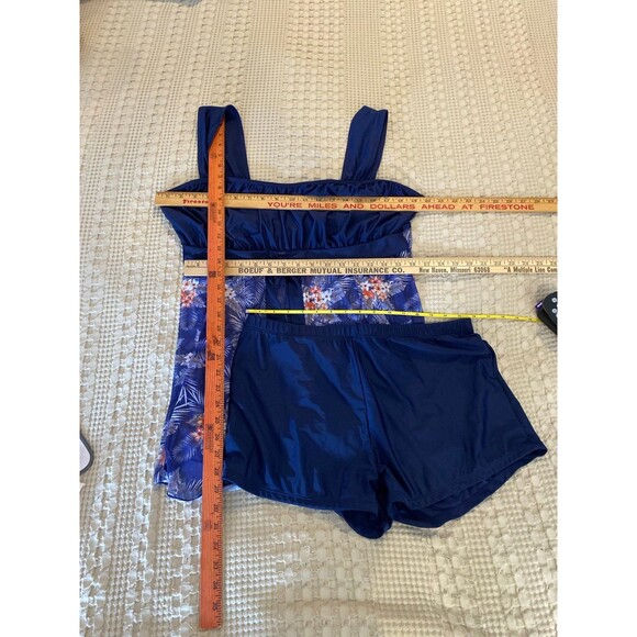Women 2 Piece Modest Swimsuit Size 3X (fits like 2X) Navy Blue Floral Flattering - Picture 12 of 12